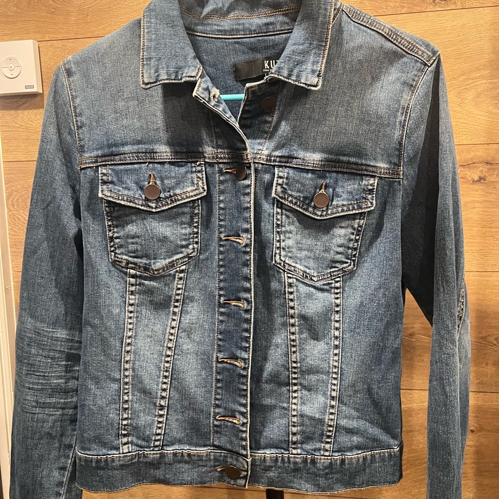 KUT from the Kloth “Helena” Denim Jacket – Size M (PTP 19.5”)